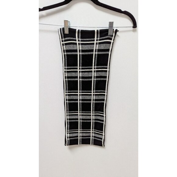 Black/White Plaid Knit Infinity Scarf - Picture 2 of 2